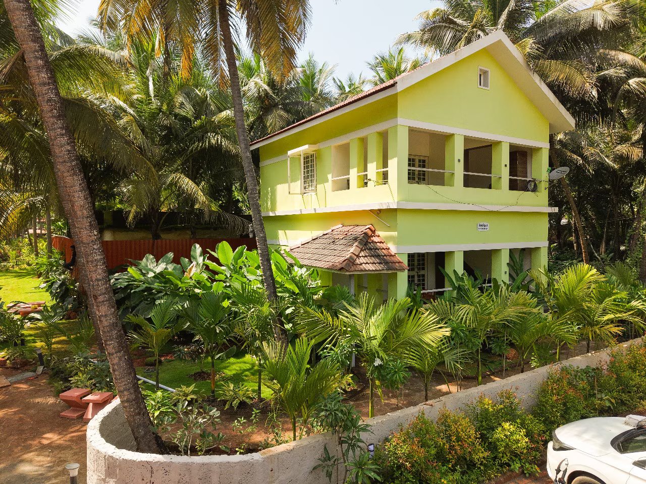 Blue Bird Resort Bhogwe